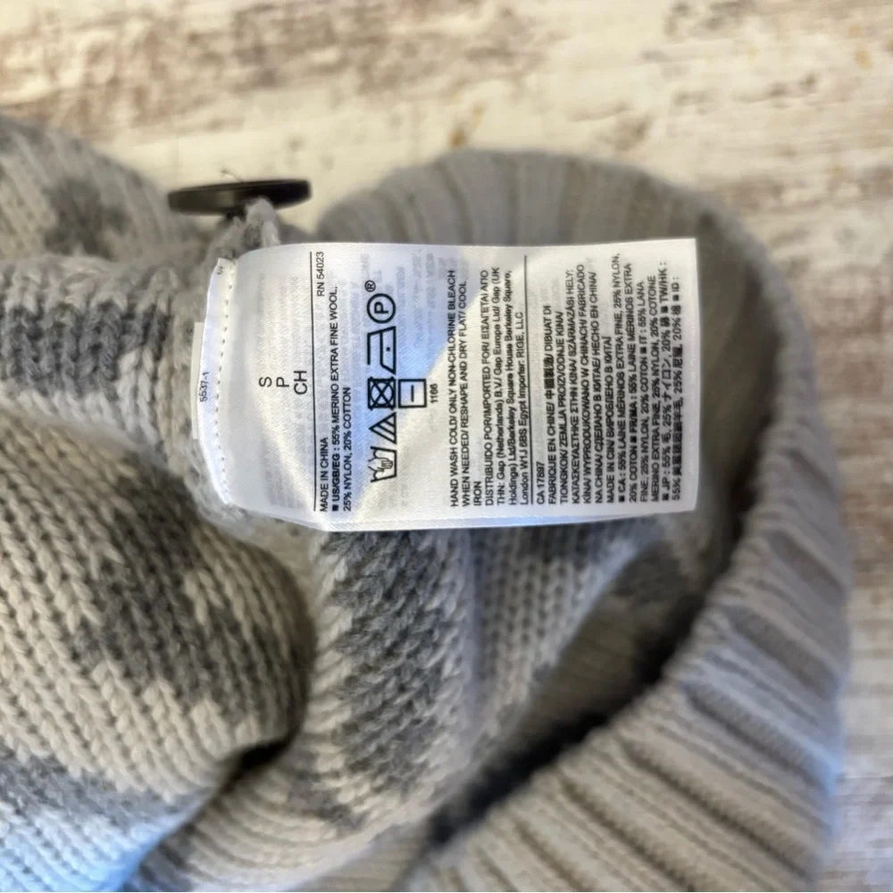 Banana Republic stay warm